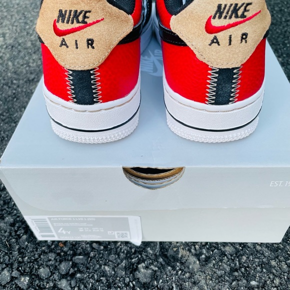 Nike Air Force 1 LV8 1 (GS) Kids - Picture 4 of 4